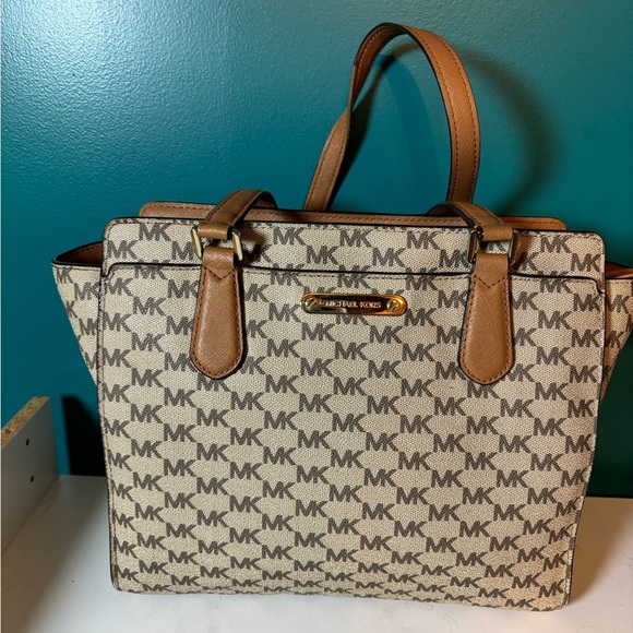 Michael Kors Handbags - Michael Kors Tan and Cream Signature Tote Bag Purse